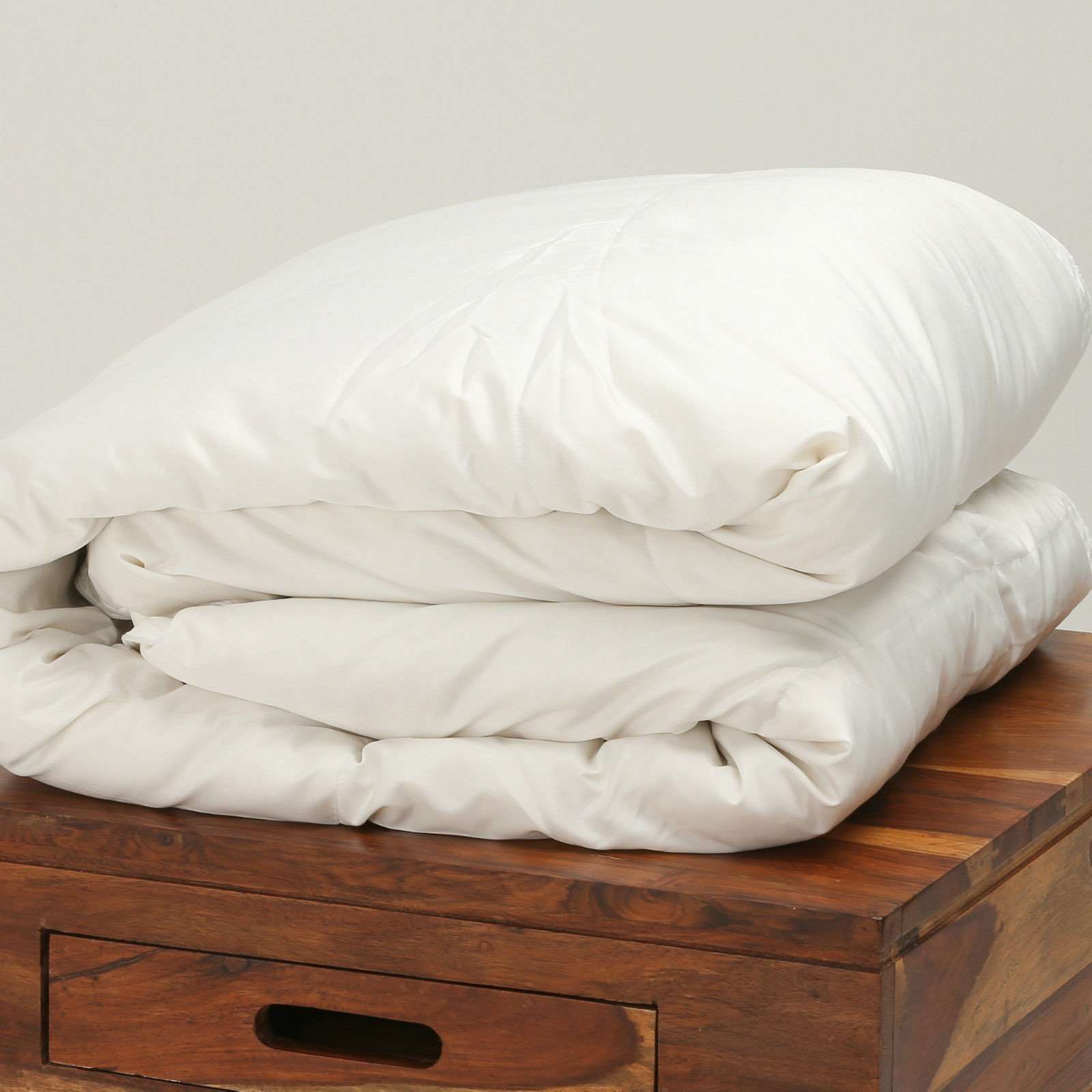 Single-Bed-Duvet-with-Silk-Cover