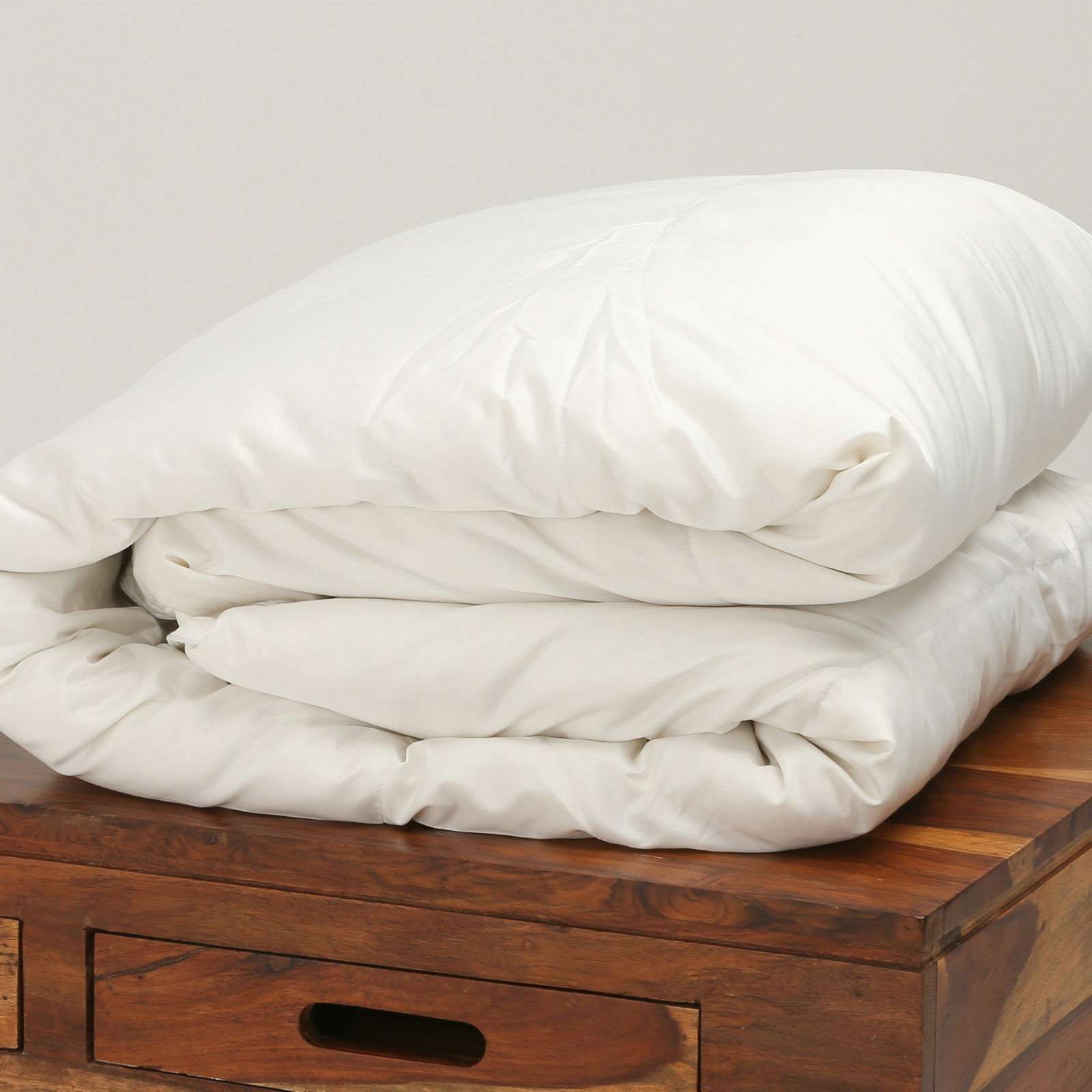 Premium-Silk-Cover-Single-Bed-Duvet